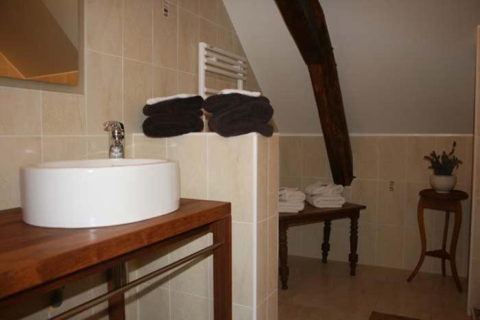 Chambres d'Hôtes Les Ifs Montsûrs Extérieur photo