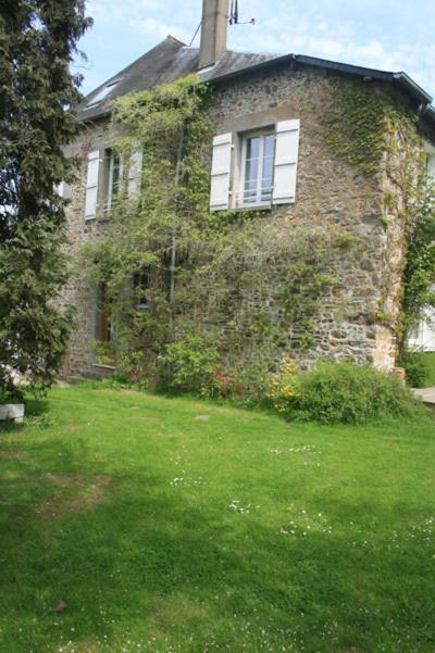 Chambres d'Hôtes Les Ifs Montsûrs Extérieur photo