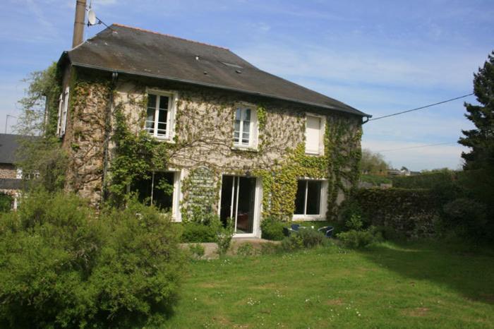 Chambres d'Hôtes Les Ifs Montsûrs Extérieur photo