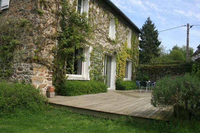 Chambres d'Hôtes Les Ifs Montsûrs Extérieur photo