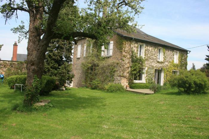 Chambres d'Hôtes Les Ifs Montsûrs Extérieur photo