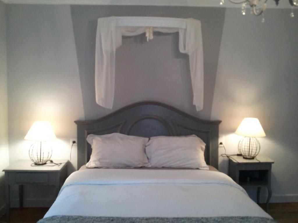 Chambres d'Hôtes Les Ifs Montsûrs Chambre photo
