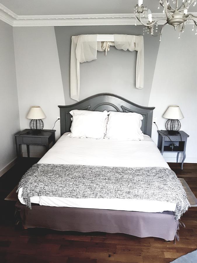 Chambres d'Hôtes Les Ifs Montsûrs Extérieur photo
