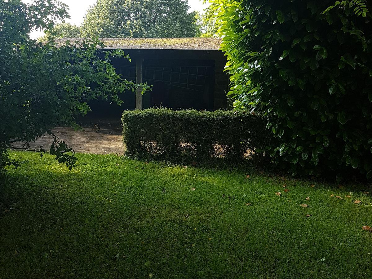 Chambres d'Hôtes Les Ifs Montsûrs Extérieur photo