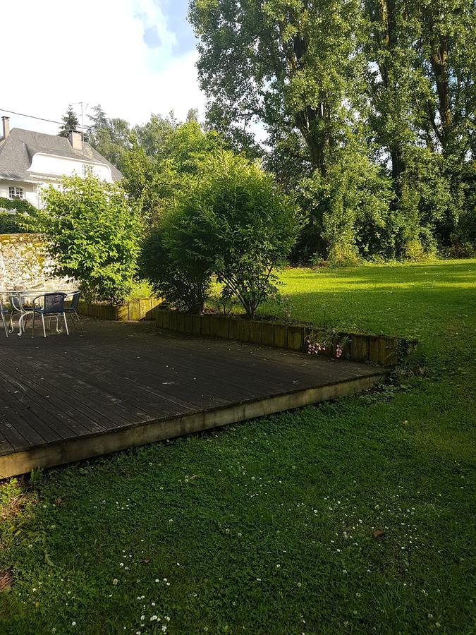 Chambres d'Hôtes Les Ifs Montsûrs Extérieur photo